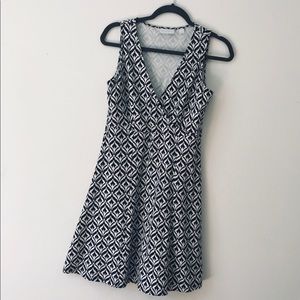 New York & Co Sleeveless Dress